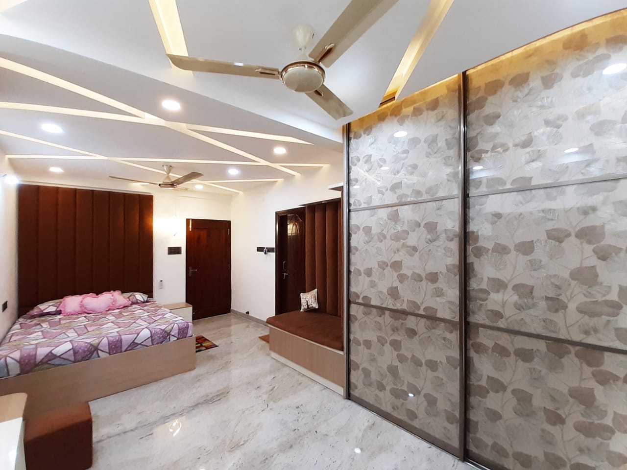 over-1000-designs-for-lacquer-glass-wardrobes-serving-across-gurgaon-gurugram-largest-collection-gallery-of-designs-in-gurgaon-india